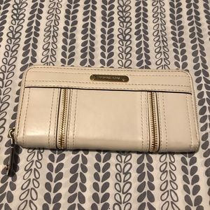 Michael Kors Moxley Leather Zip Wallet | Vanilla